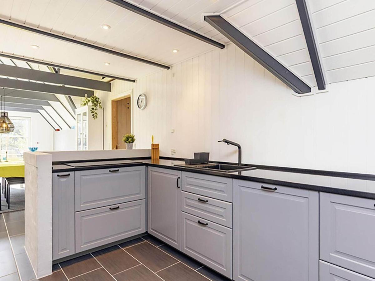 Four-bedroom In 39 Semesterbostad